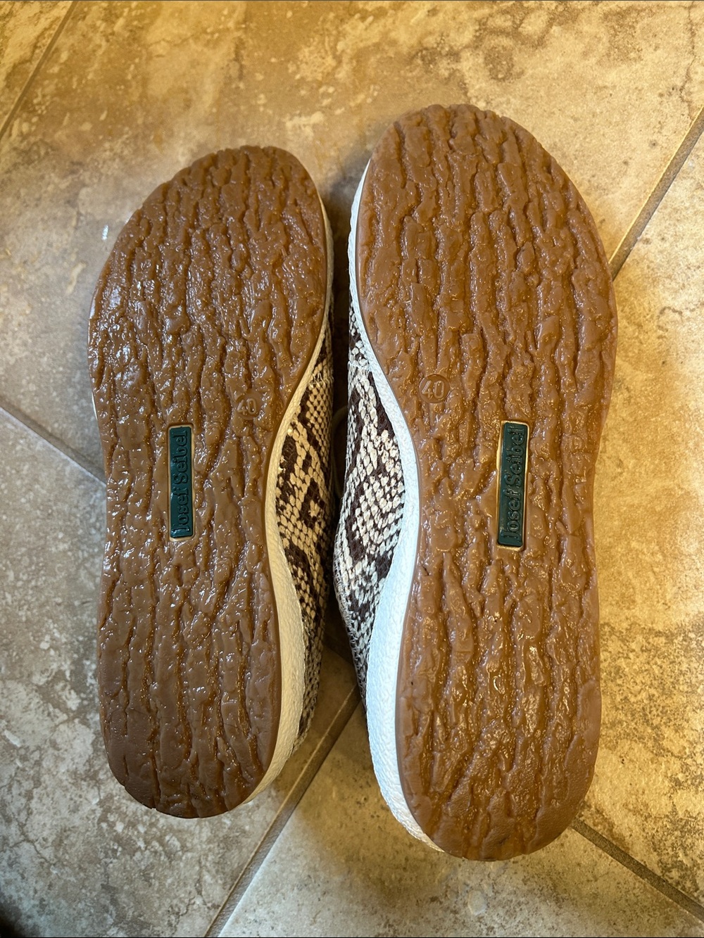 Josef Seibel Cream Leather Snake Print Sneakers Sz 40 - Picture 6 of 6